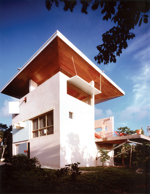 A Bahamas vacation house, created by architect Frank Harmon, is part of a National Building Museum display.